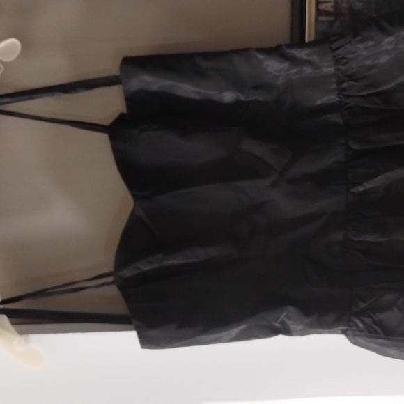 Dress - Picture 8 of 9